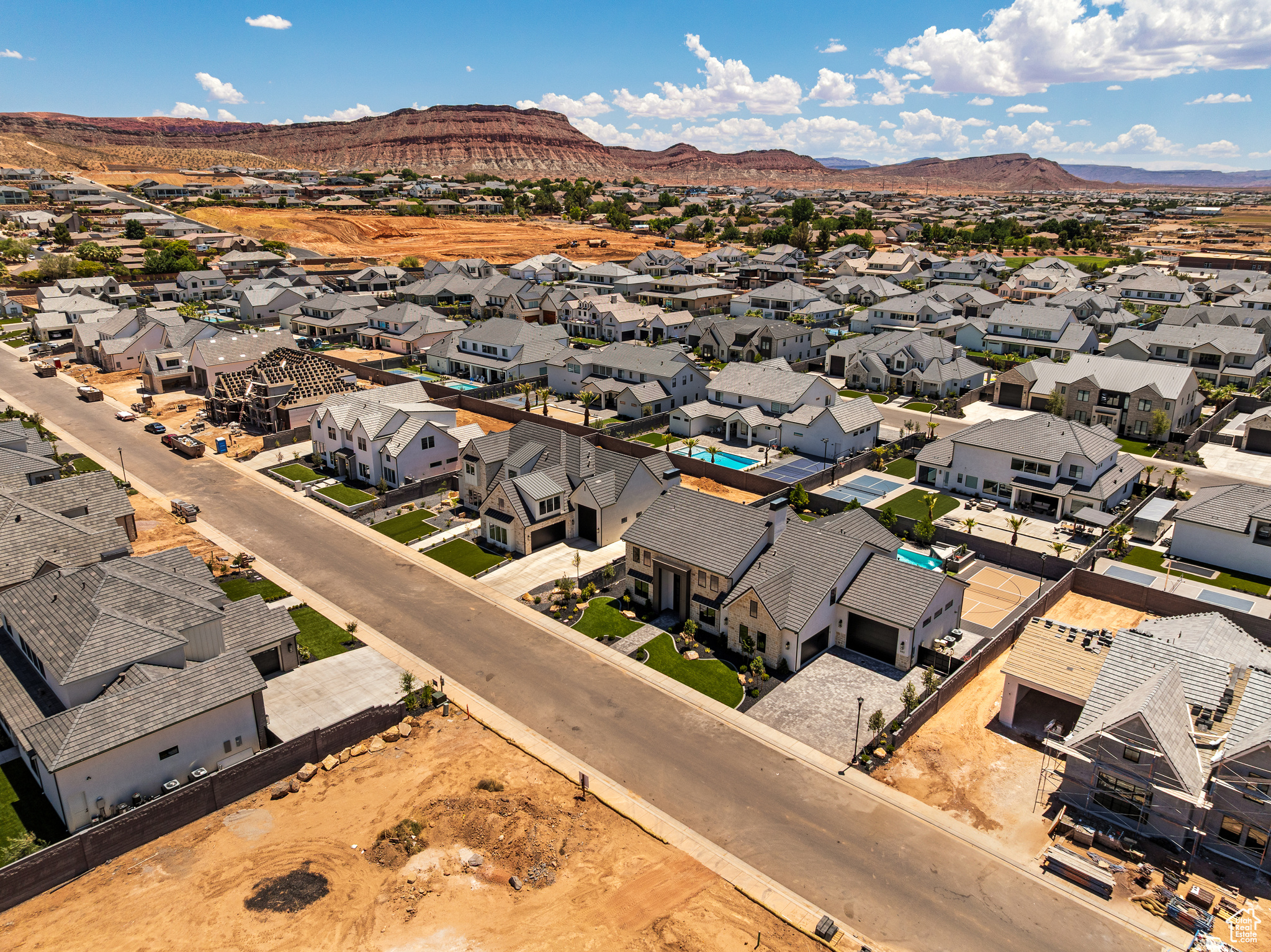 QUEENSRIDGE - Residential