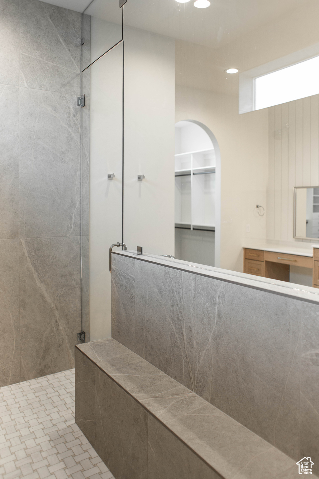 QUEENSRIDGE - Residential