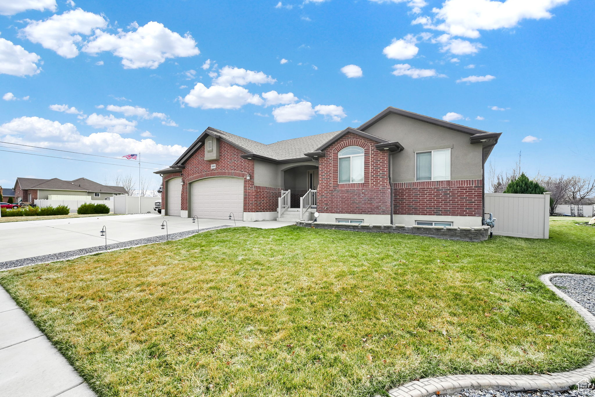 Hooper, Utah 84315, United States, 3 Bedrooms Bedrooms, ,2 BathroomsBathrooms,Residential,Active,91435