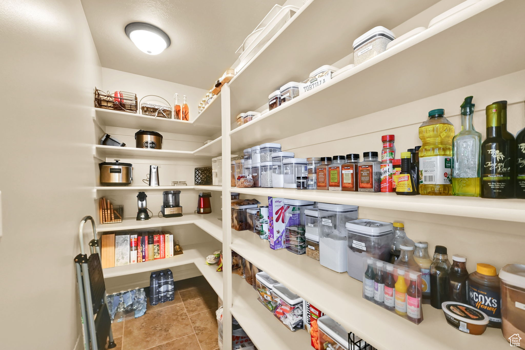 Hooper, Utah 84315, United States, 3 Bedrooms Bedrooms, ,2 BathroomsBathrooms,Residential,Active,91435