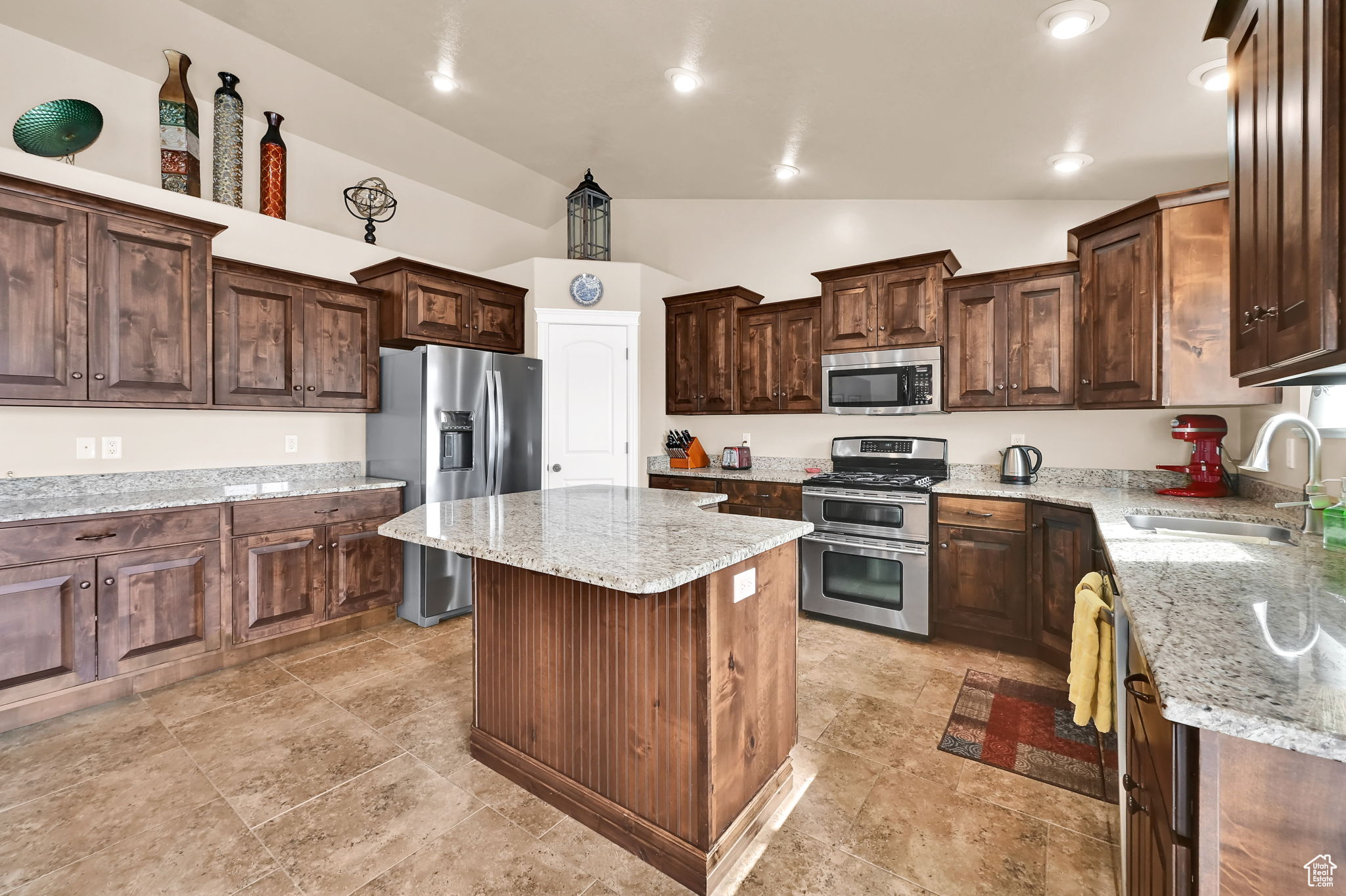 Hooper, Utah 84315, United States, 3 Bedrooms Bedrooms, ,2 BathroomsBathrooms,Residential,Active,91435