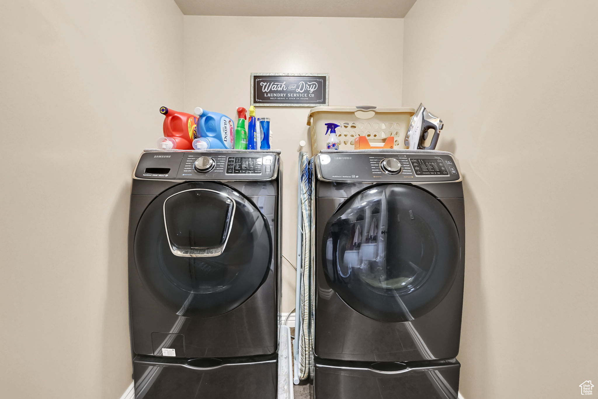 Hooper, Utah 84315, United States, 3 Bedrooms Bedrooms, ,2 BathroomsBathrooms,Residential,Active,91435