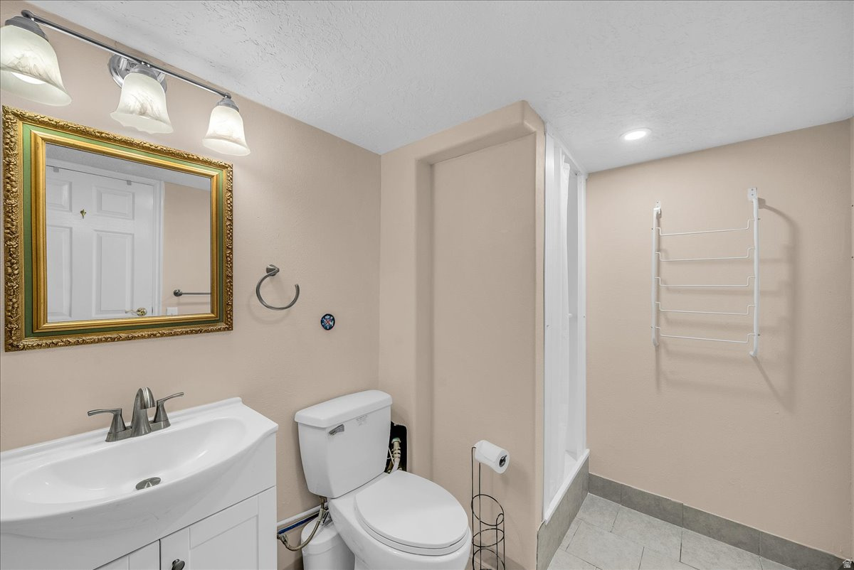 KINGS ROW EST 1 - Residential