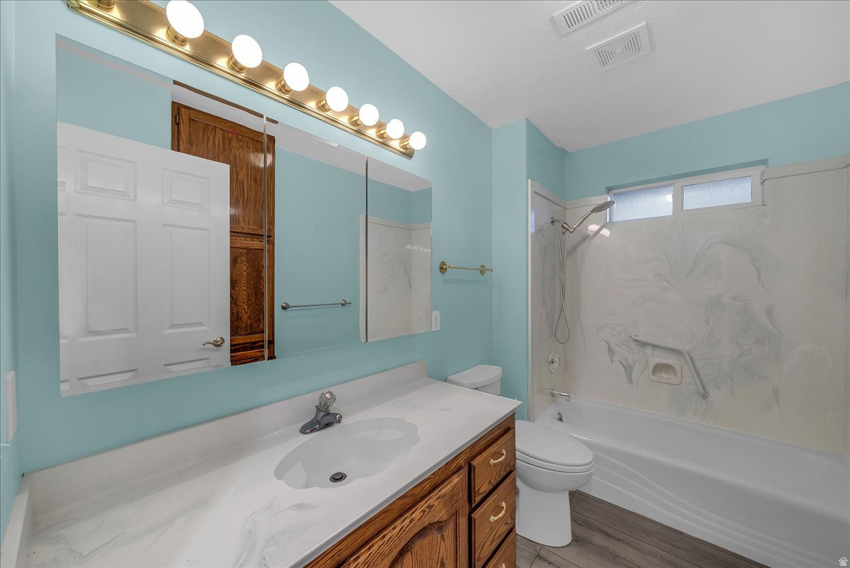 KINGS ROW EST 1 - Residential