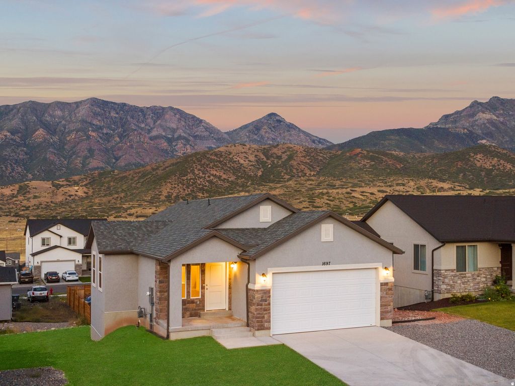 Photo of 3882 S POWDERWOOD LN #224, Mapleton, UT 84664 (MLS # 2125913)