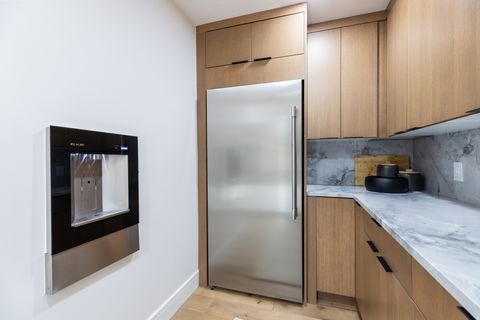 Tiny photo for 943 CREEKSIDE CT, Farmington, UT 84025 (MLS # 2136700)