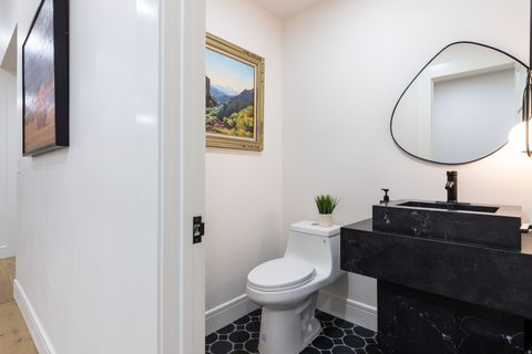 Tiny photo for 943 CREEKSIDE CT, Farmington, UT 84025 (MLS # 2136700)