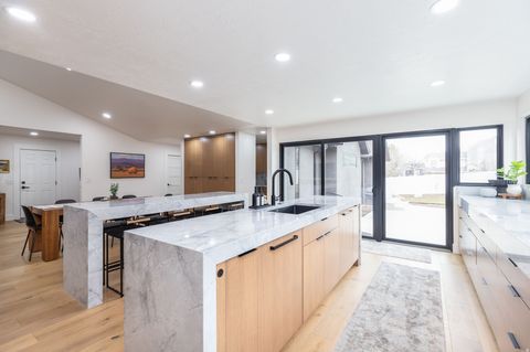 Tiny photo for 943 CREEKSIDE CT, Farmington, UT 84025 (MLS # 2136700)