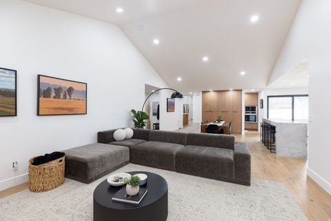 Tiny photo for 943 CREEKSIDE CT, Farmington, UT 84025 (MLS # 2136700)