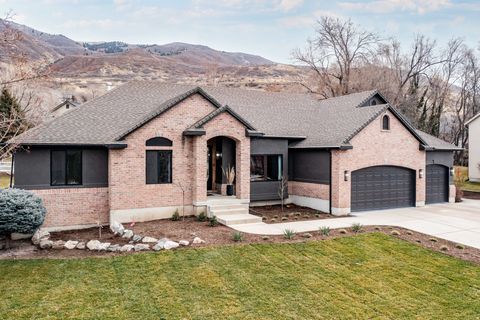 Tiny photo for 943 CREEKSIDE CT, Farmington, UT 84025 (MLS # 2136700)