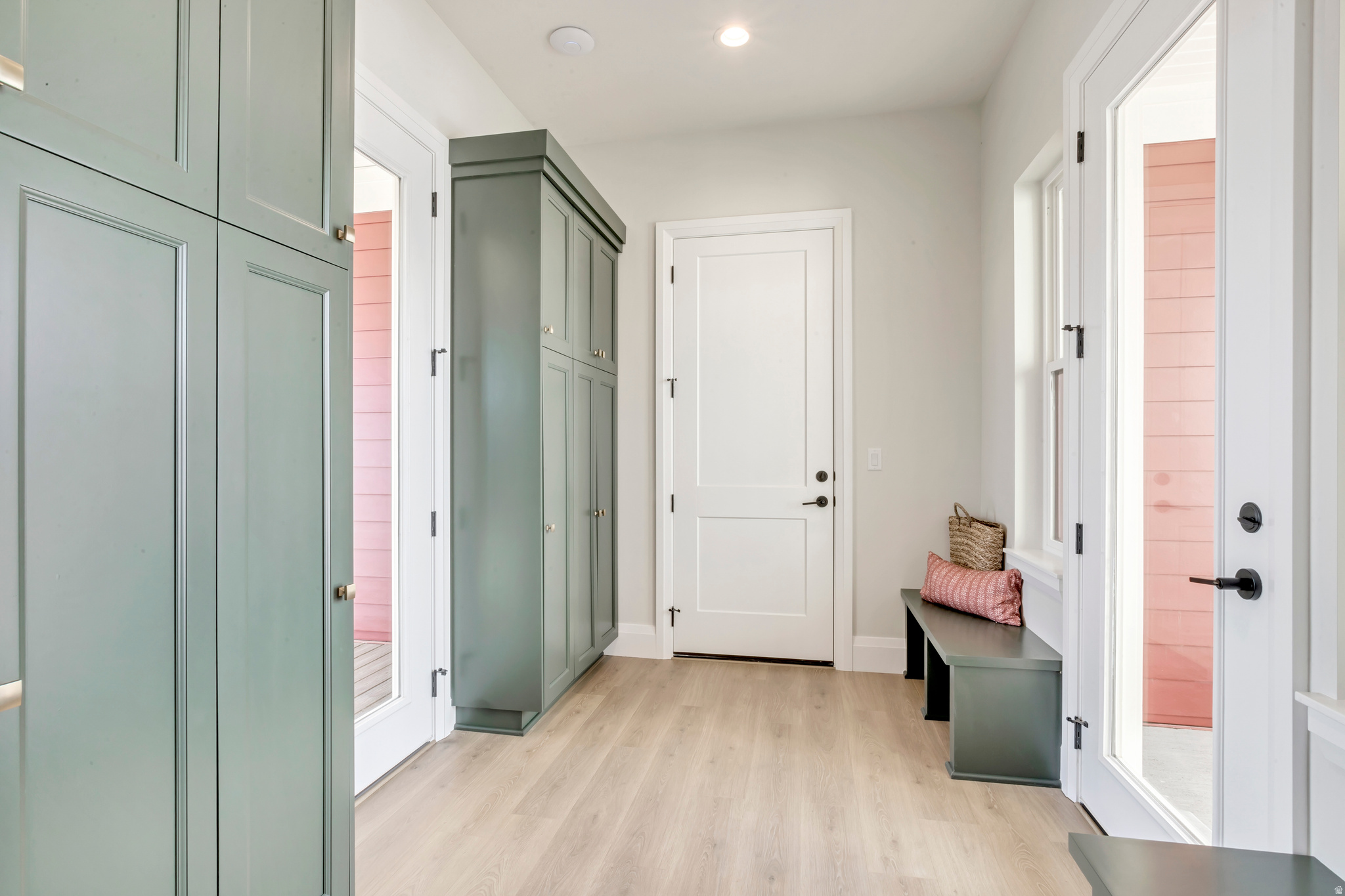BEACON POINTE - Residential