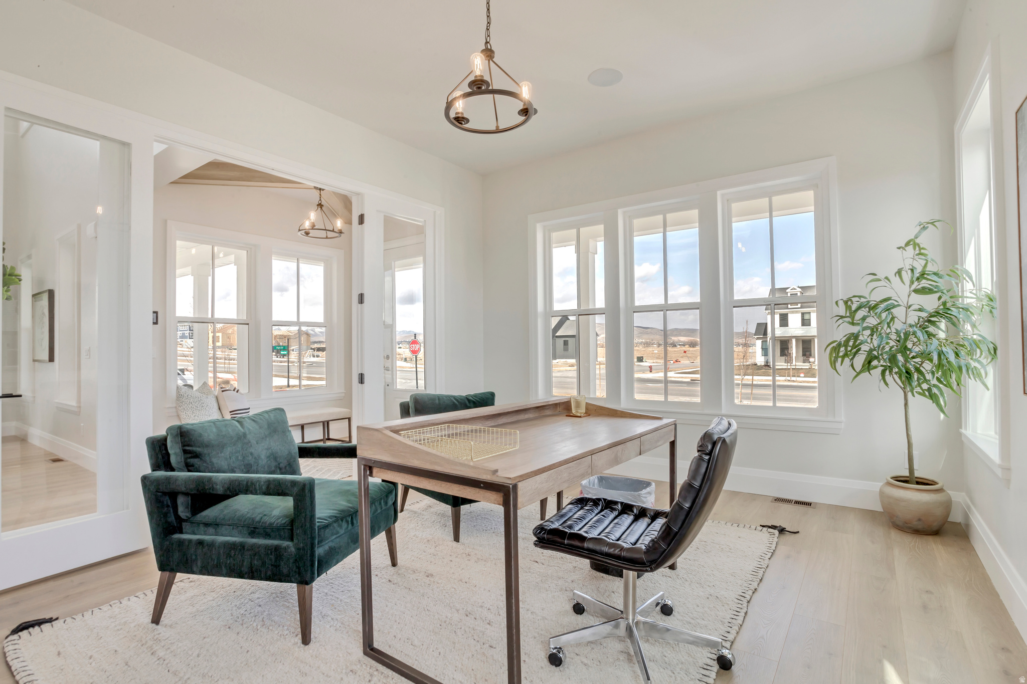 BEACON POINTE - Residential