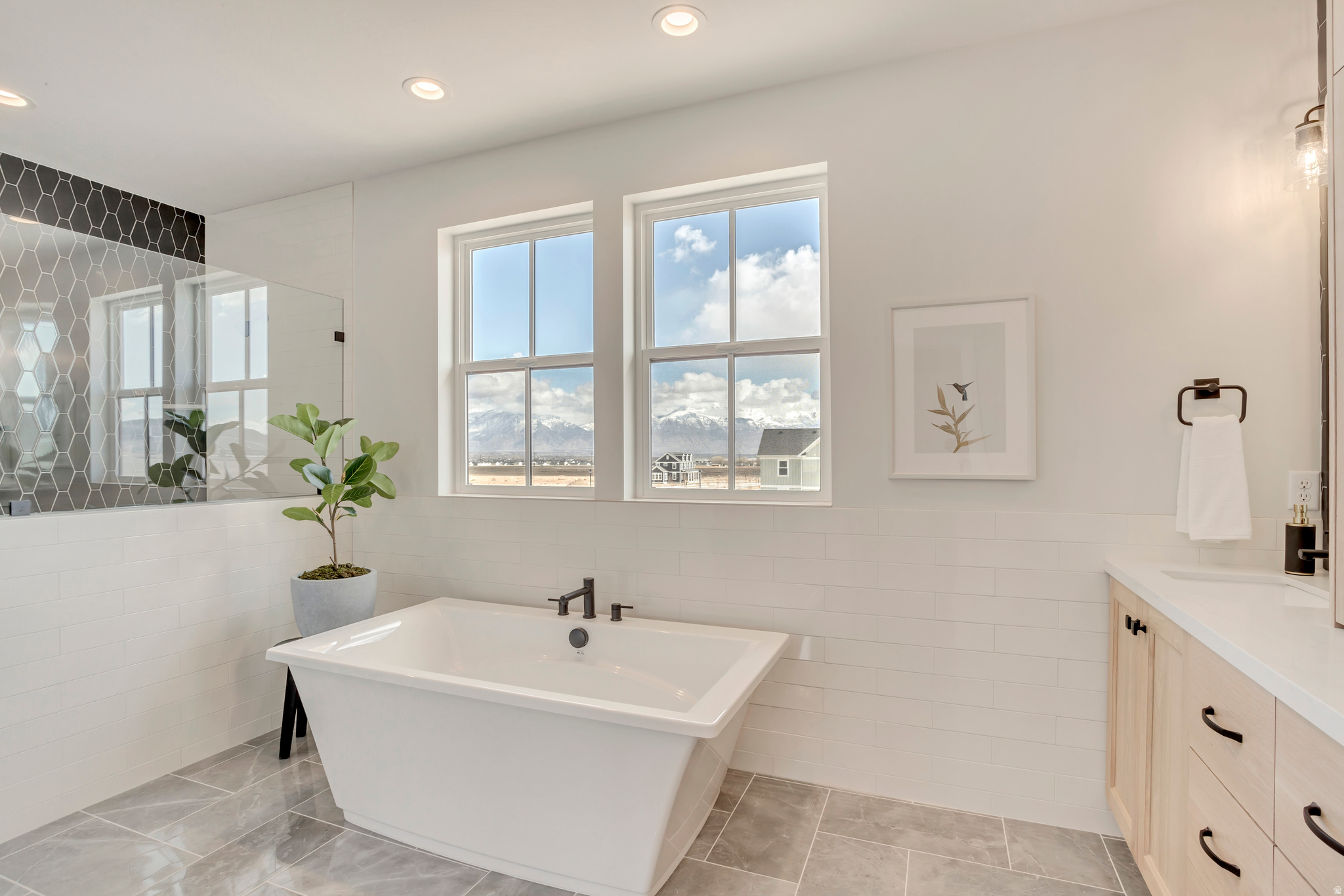BEACON POINTE - Residential