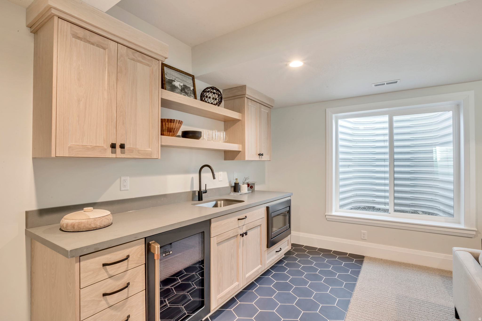 BEACON POINTE - Residential
