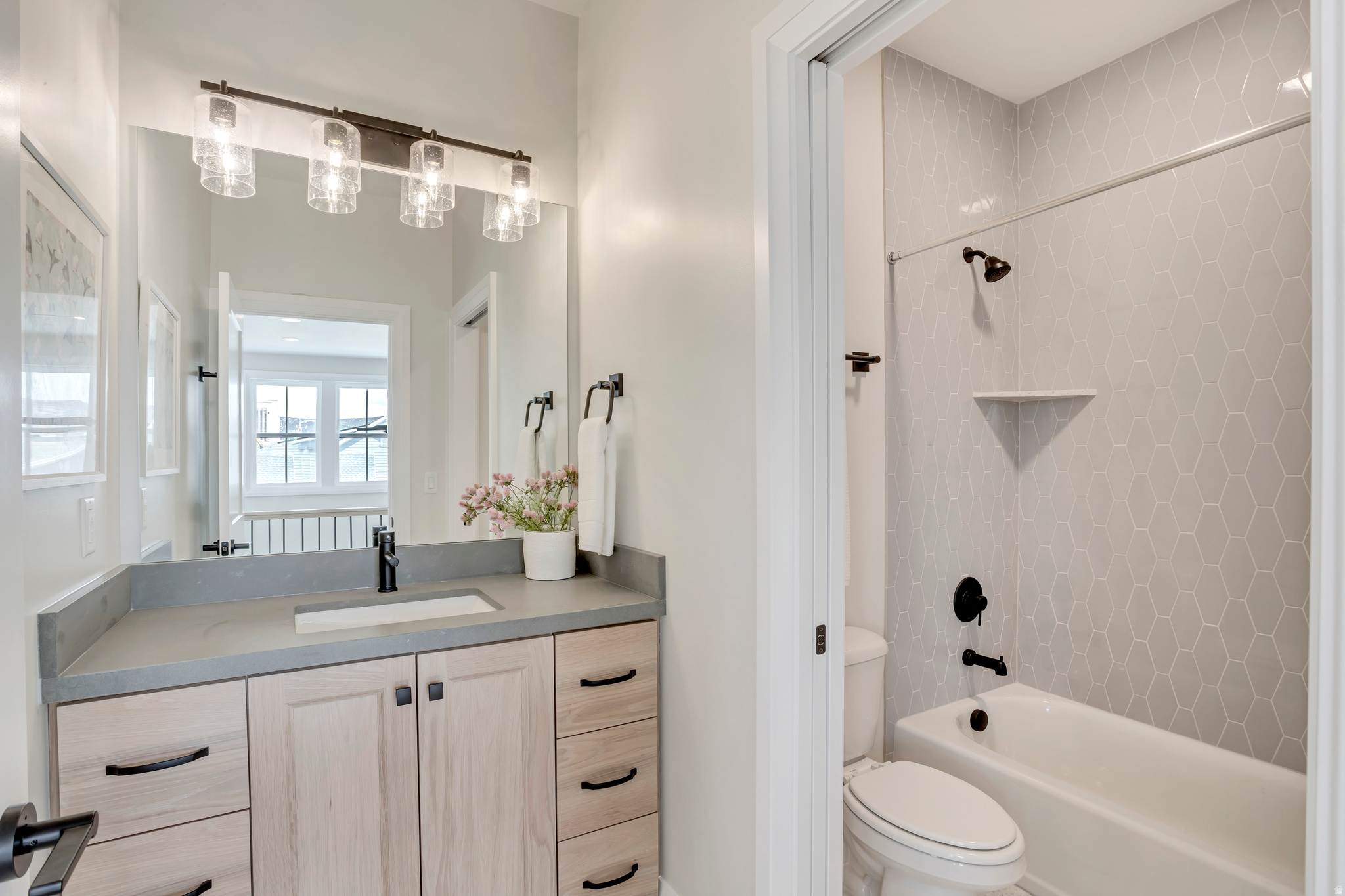 BEACON POINTE - Residential