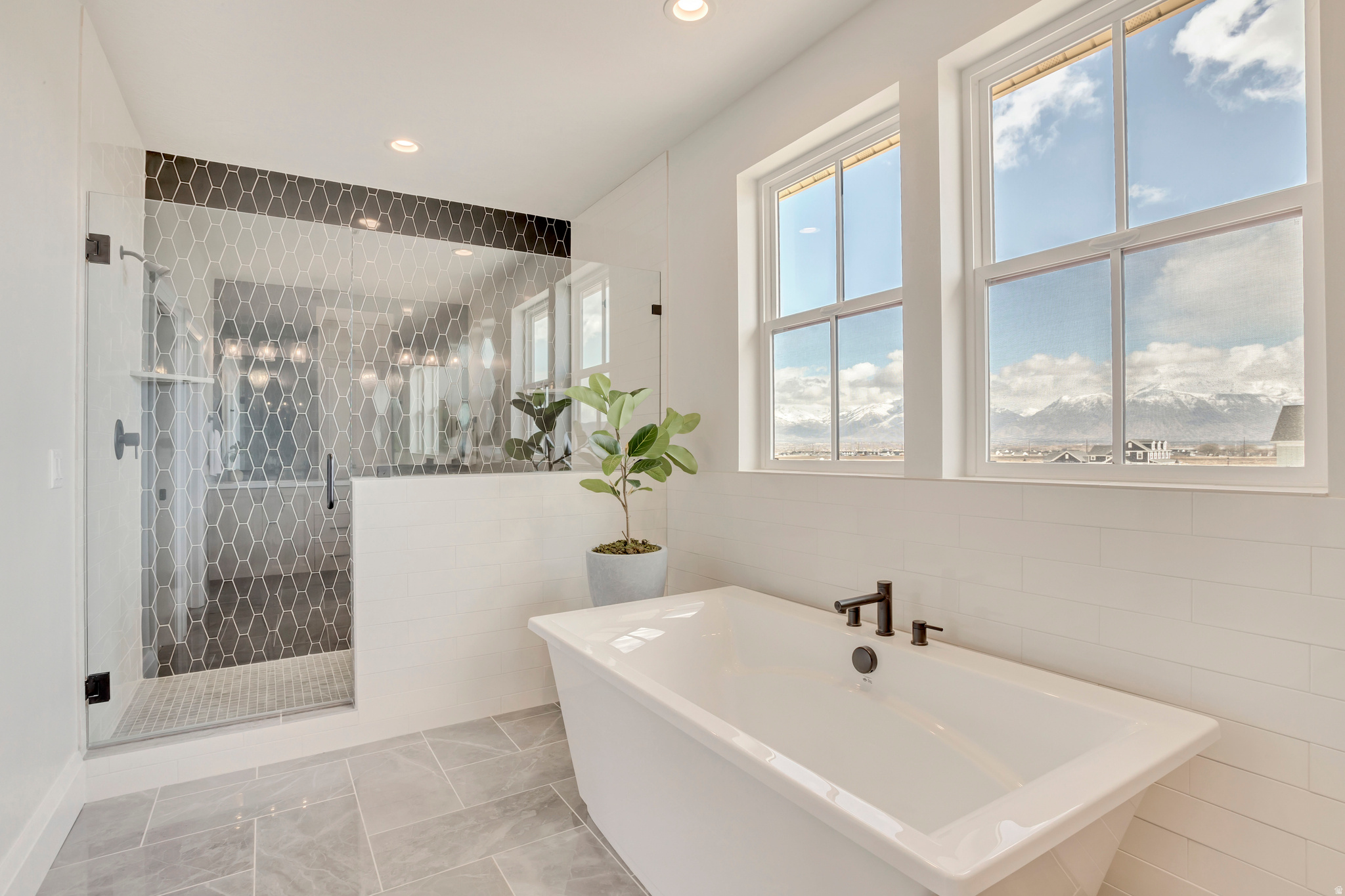 BEACON POINTE - Residential