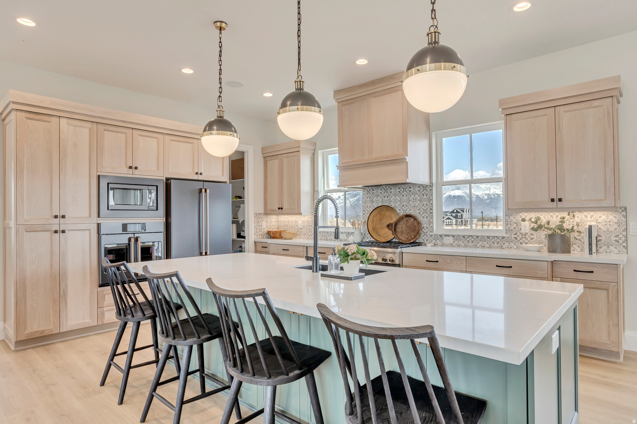 BEACON POINTE - Residential