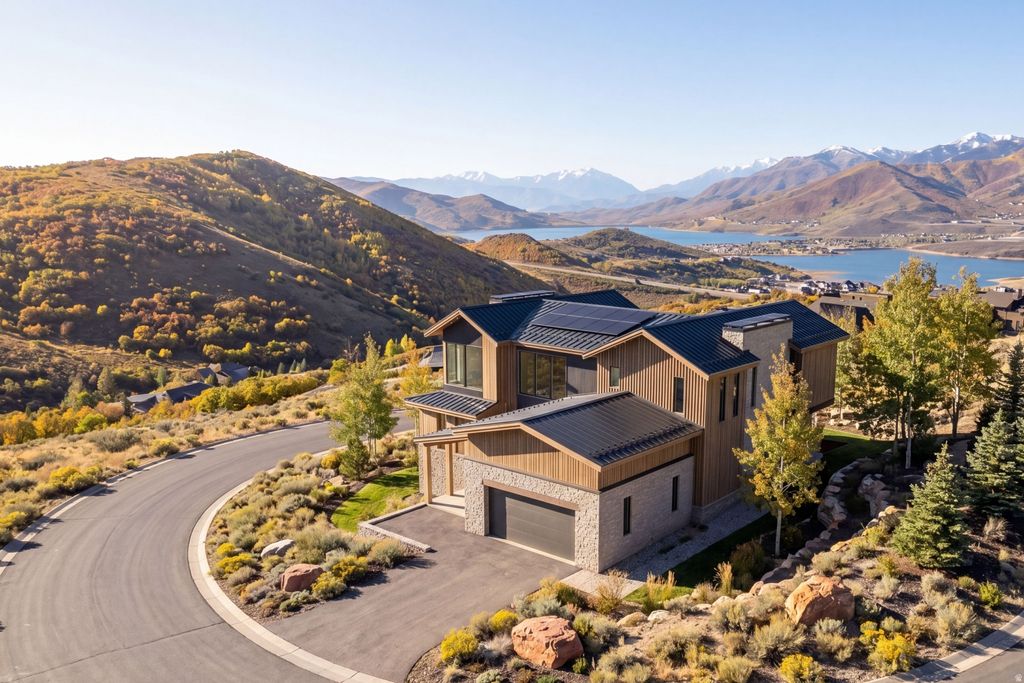 Photo of 11425 N SOARING HAWK LN, Hideout, UT 84036 (MLS # 2155717)