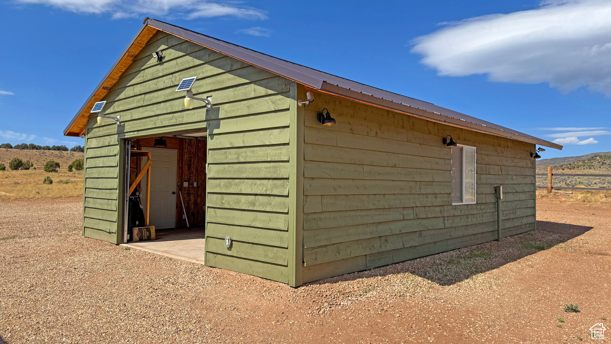 THUNDER RIDGE AIR - Land