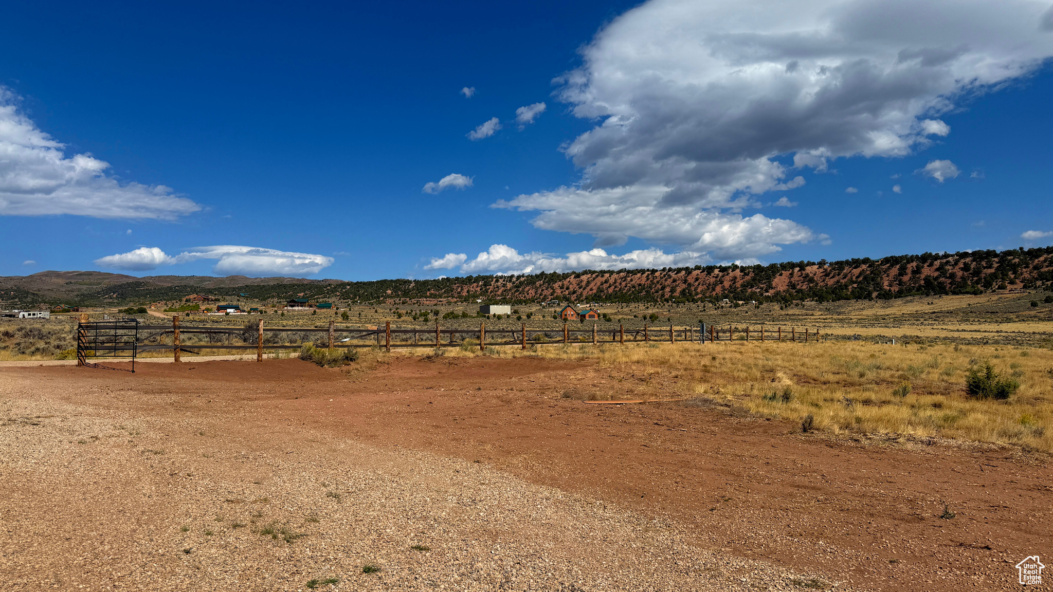 THUNDER RIDGE AIR - Land