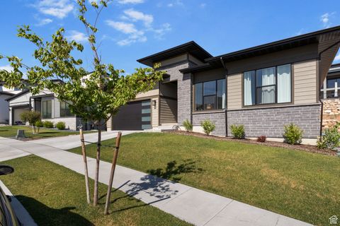 Tiny photo for 5502 N VALLEY VIEW RD W, Lehi, UT 84043 (MLS # 2099007)