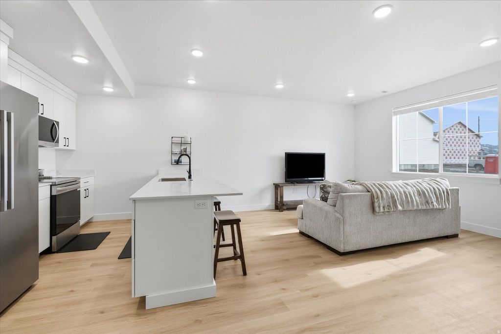 Photo of 274 W 710 N, Smithfield, UT 84335 (MLS # 2136777)