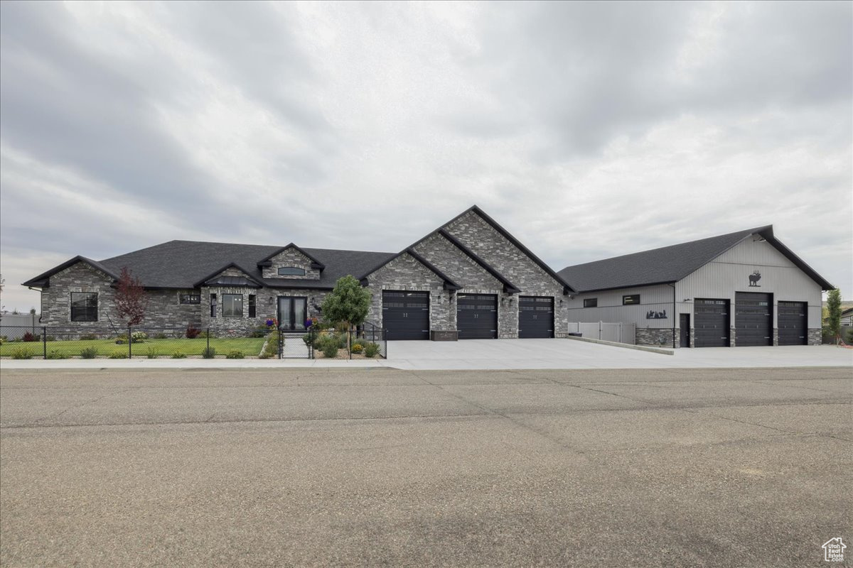 CHAPARRAL ESTATES 8TH ADDITION - Residential