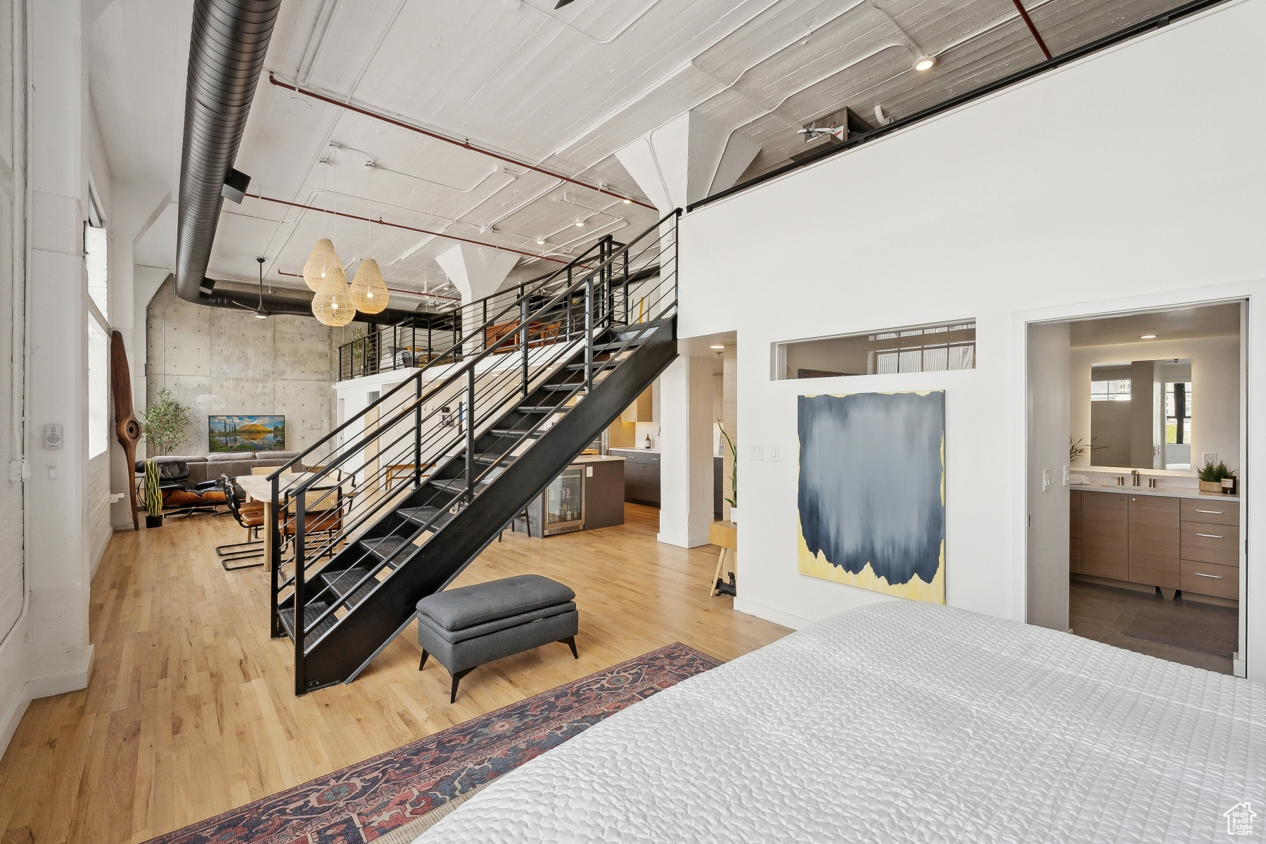 BROADWAY LOFTS - Residential