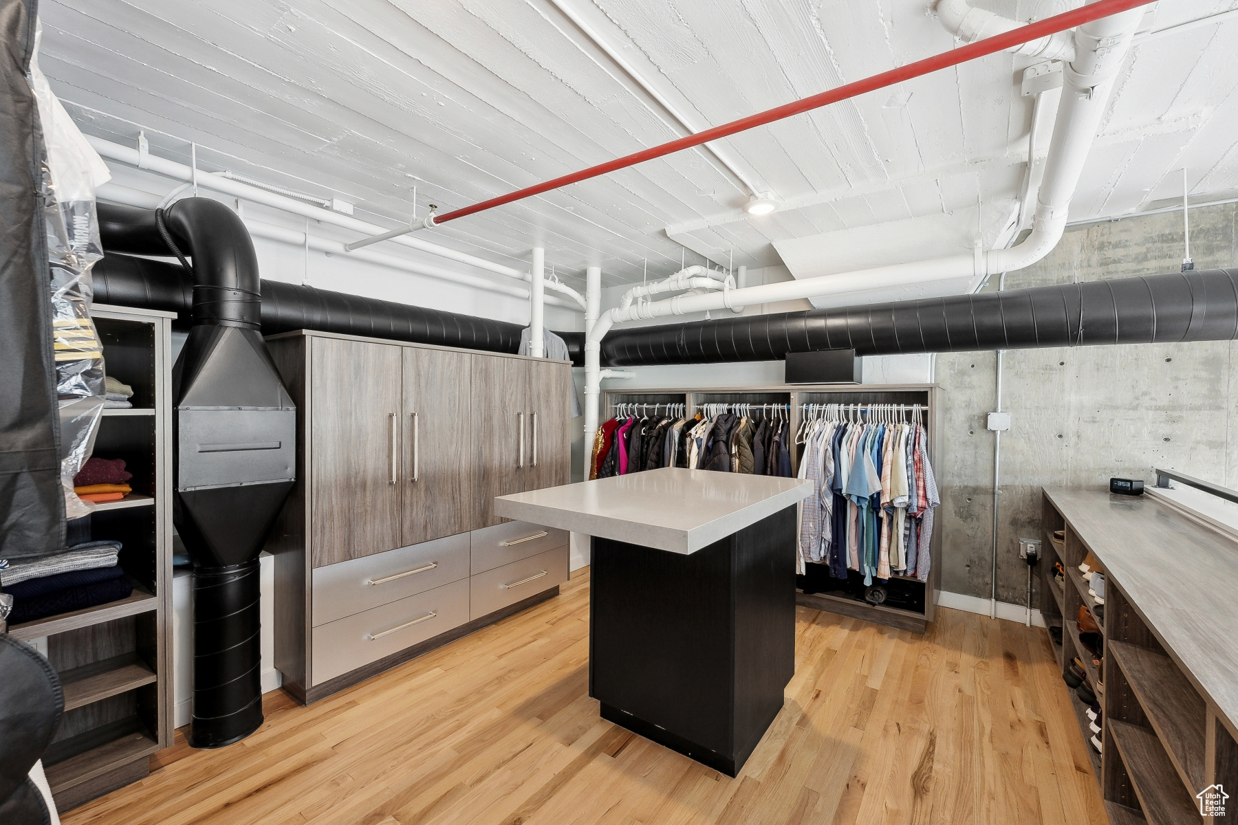 BROADWAY LOFTS - Residential