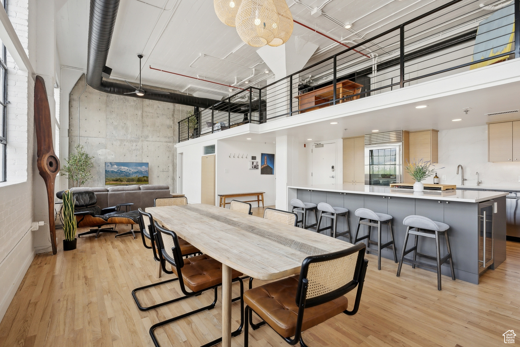 BROADWAY LOFTS - Residential