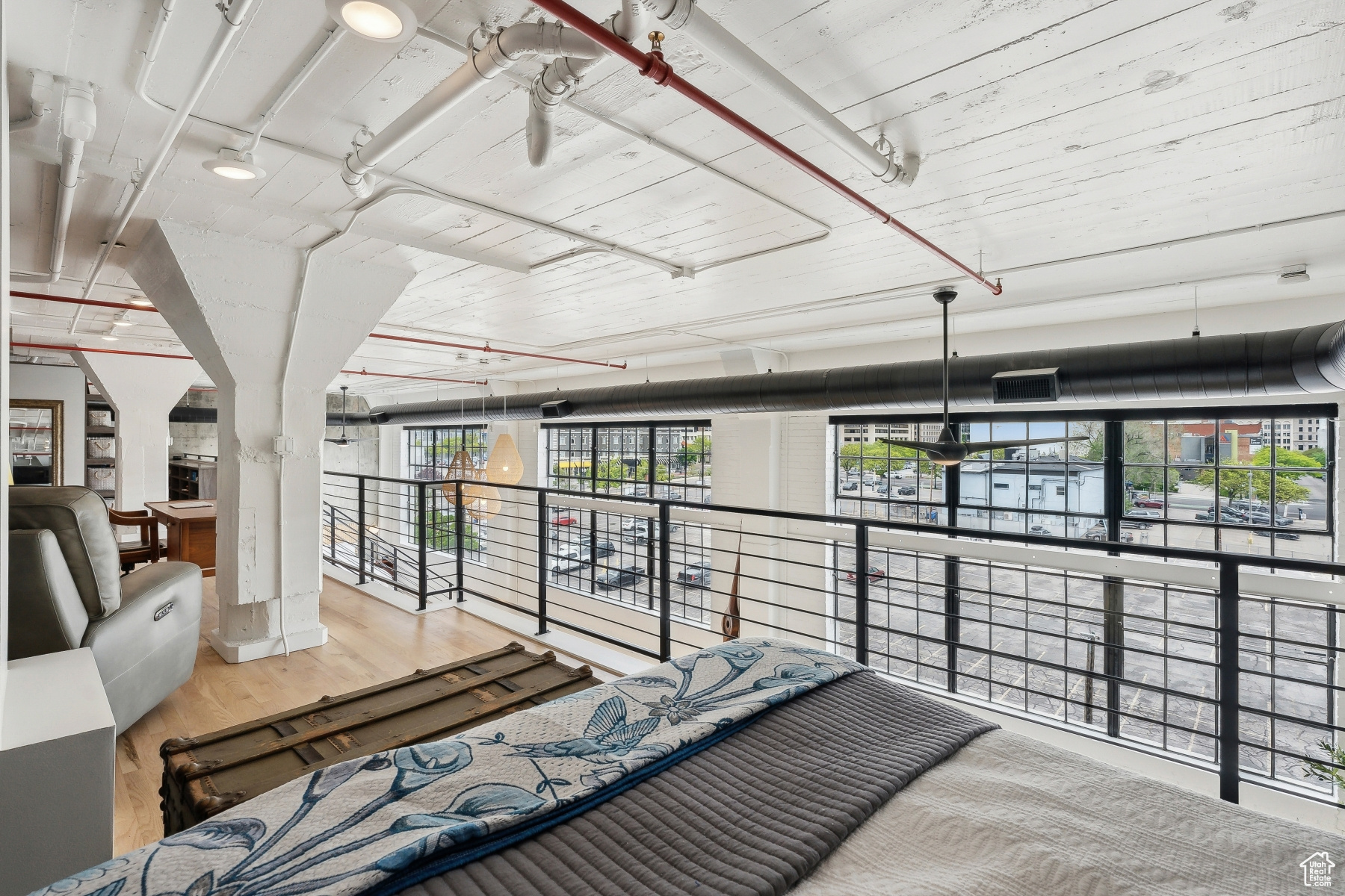 BROADWAY LOFTS - Residential