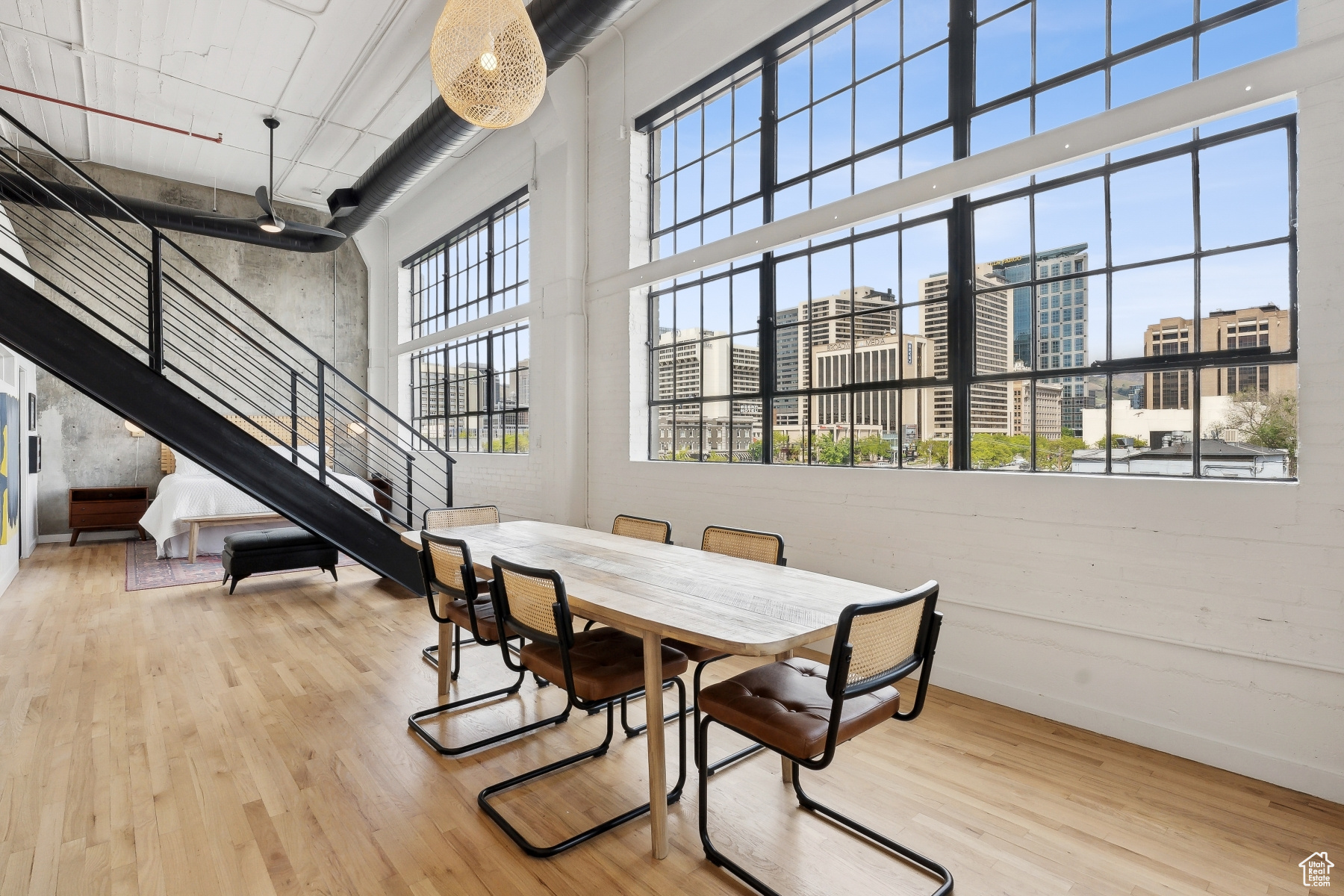 BROADWAY LOFTS - Residential