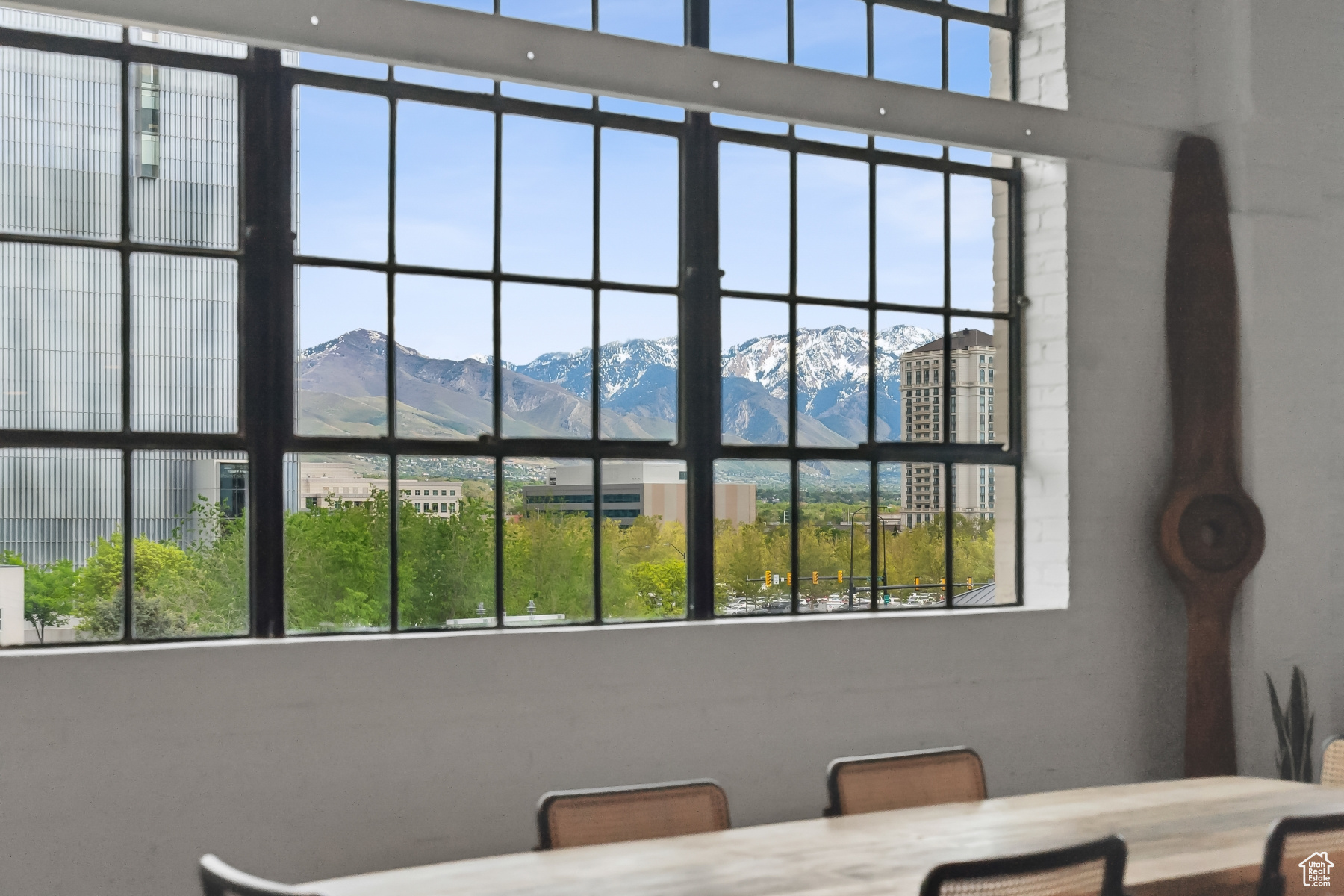 BROADWAY LOFTS - Residential