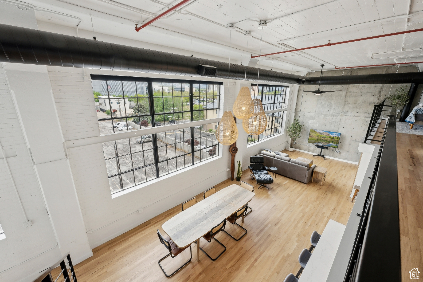 BROADWAY LOFTS - Residential