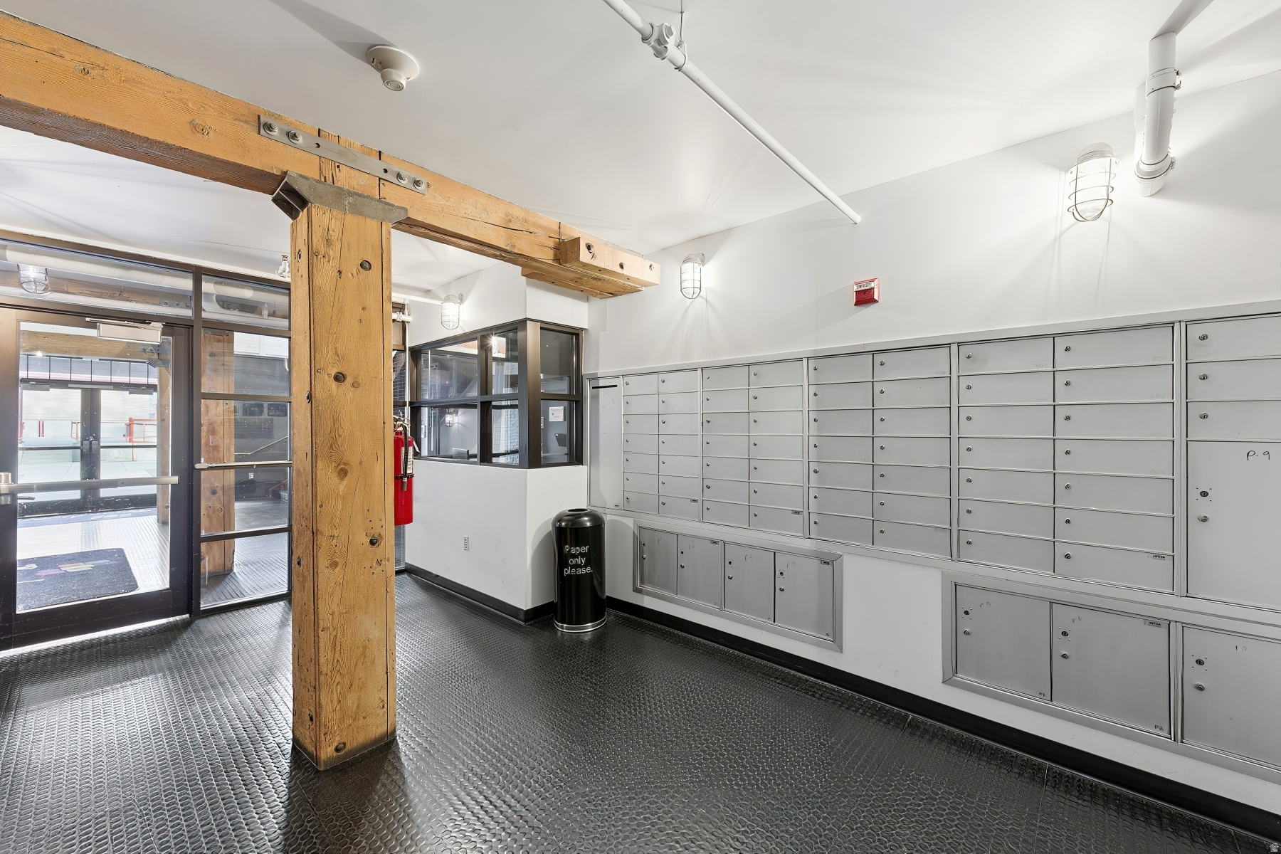 BROADWAY LOFTS - Residential