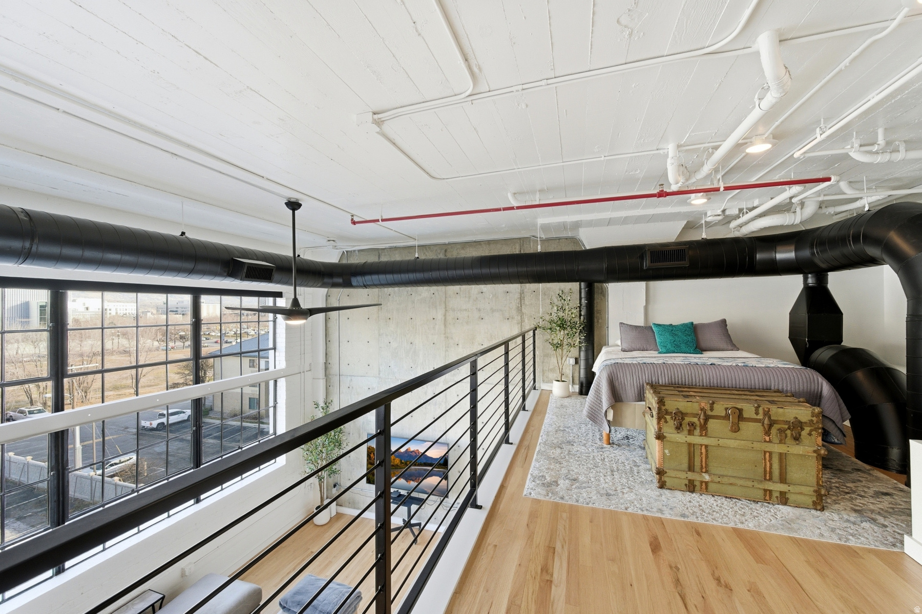 BROADWAY LOFTS - Residential