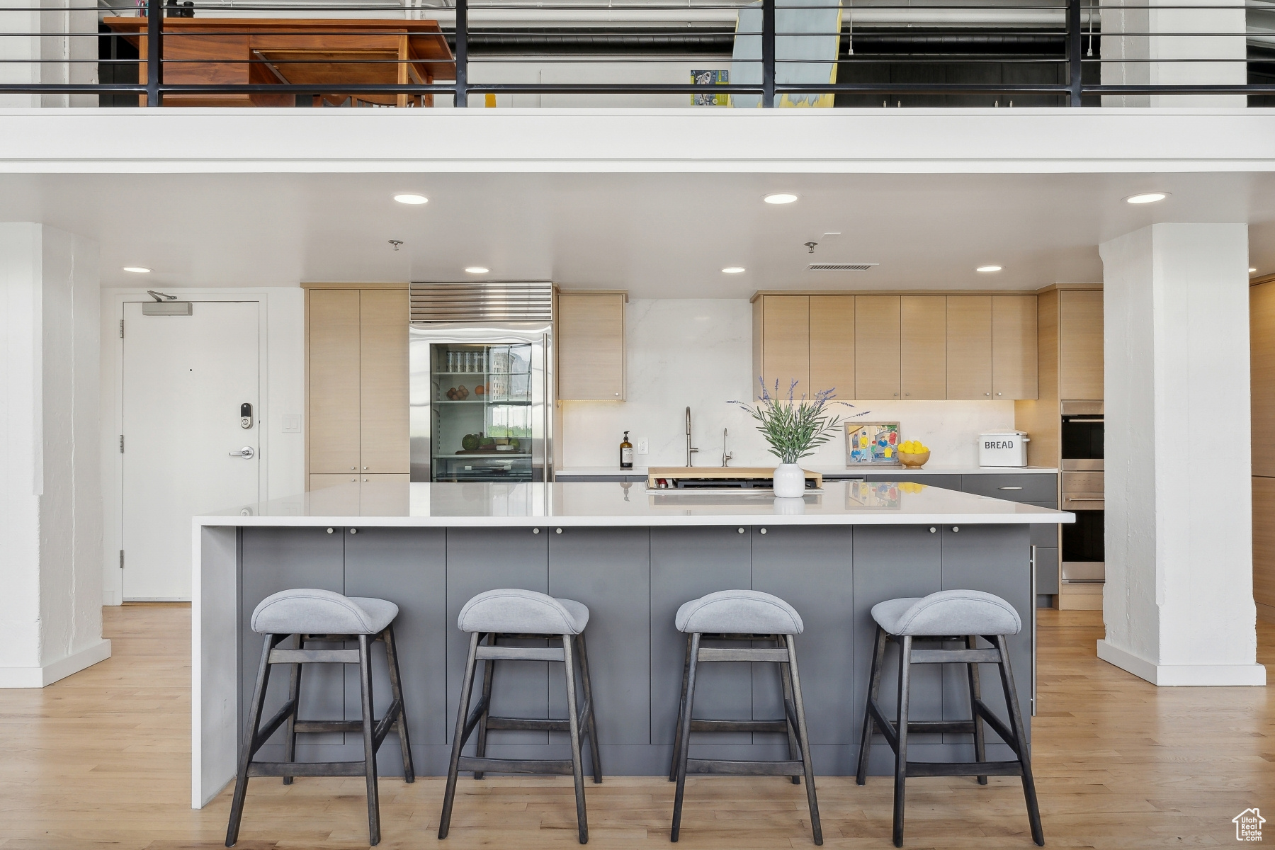 BROADWAY LOFTS - Residential