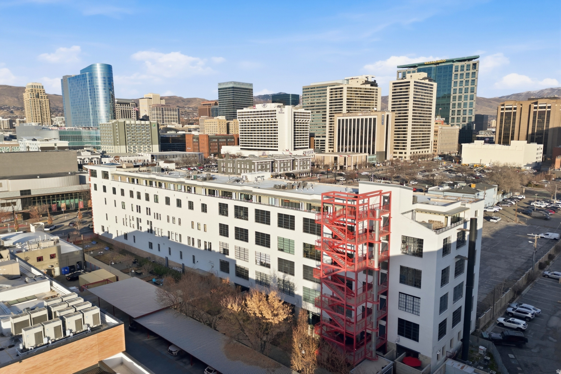BROADWAY LOFTS - Residential