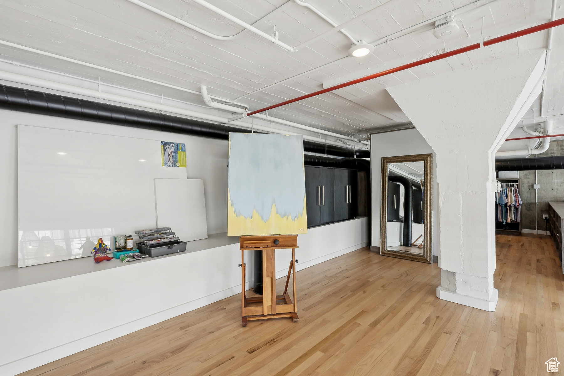 BROADWAY LOFTS - Residential
