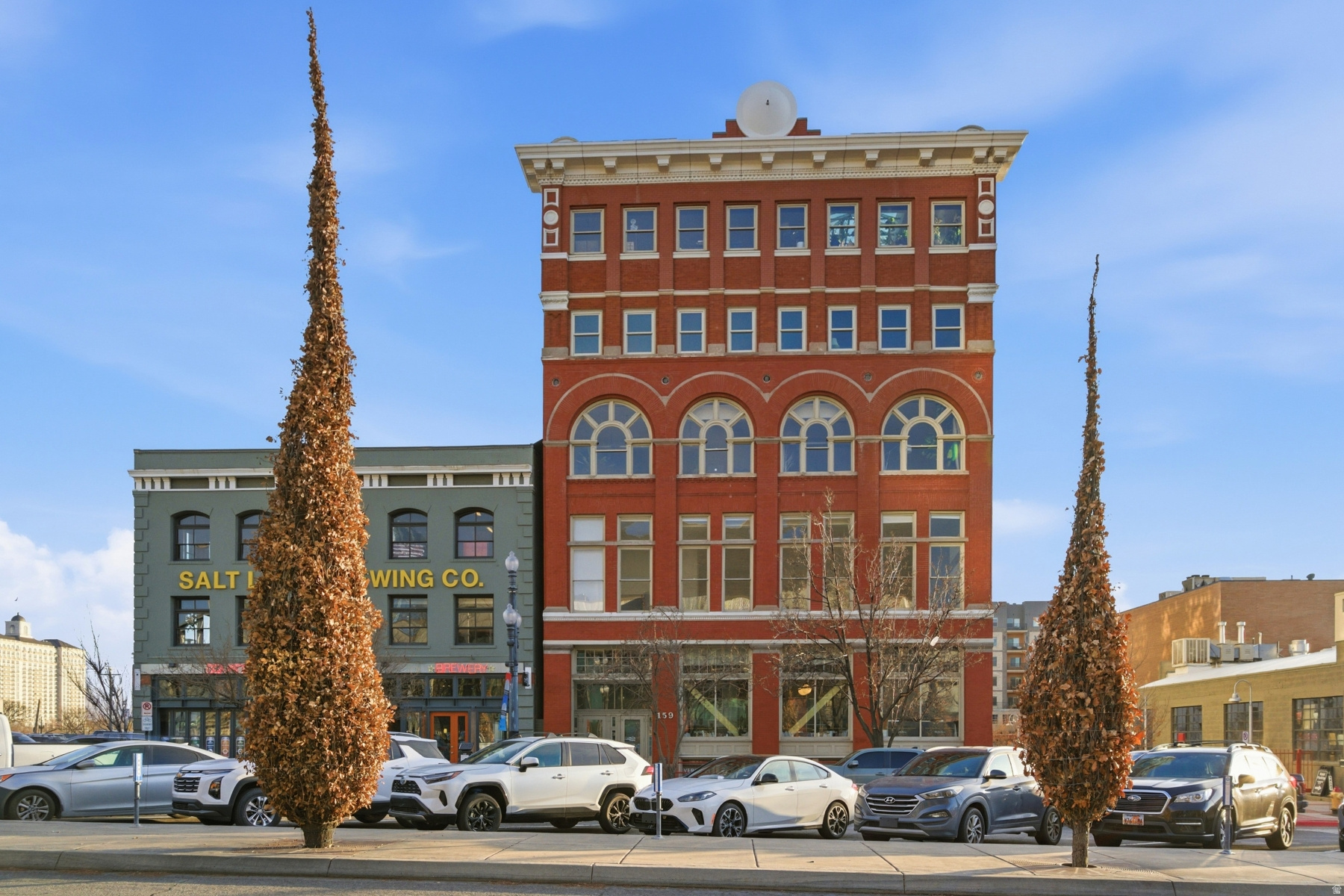 BROADWAY LOFTS - Residential