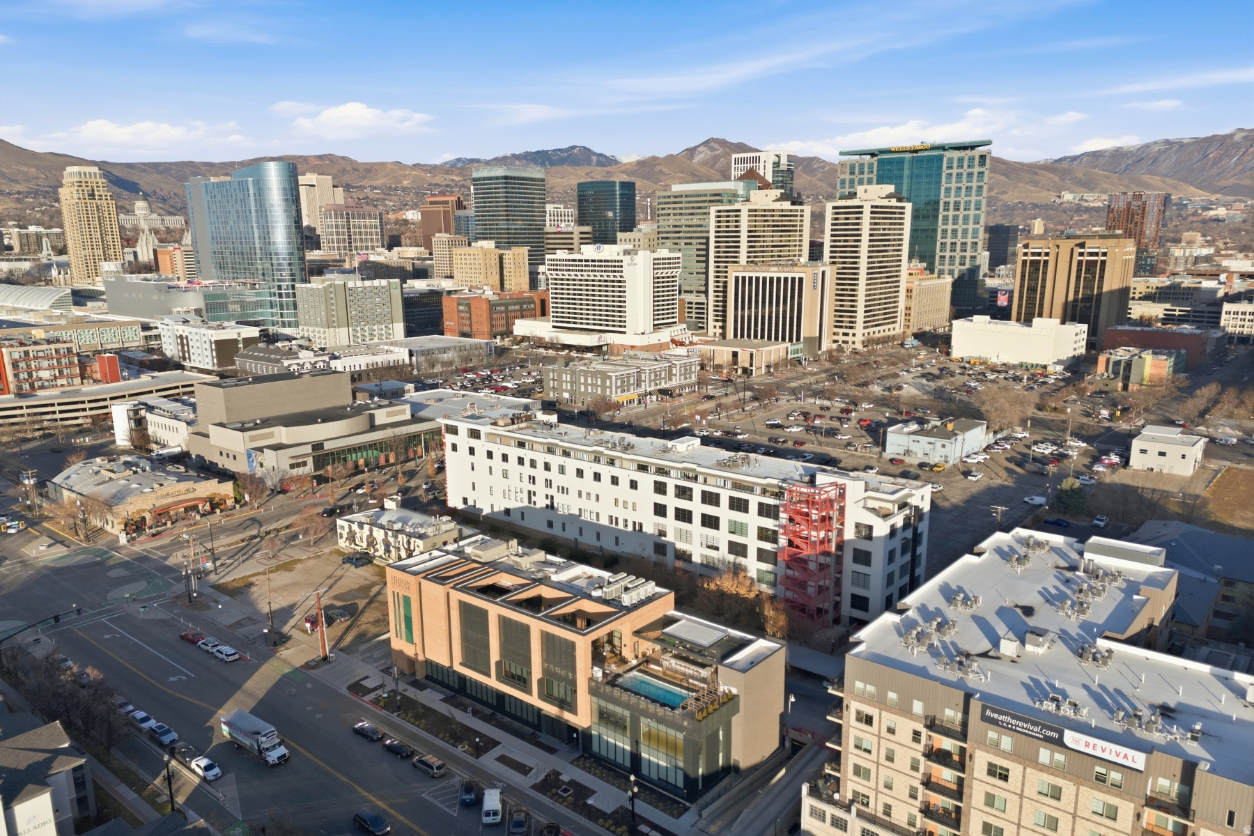 BROADWAY LOFTS - Residential