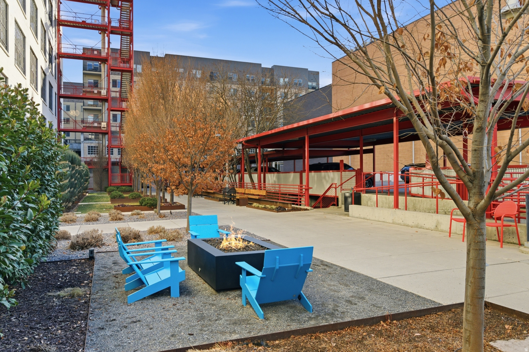 BROADWAY LOFTS - Residential
