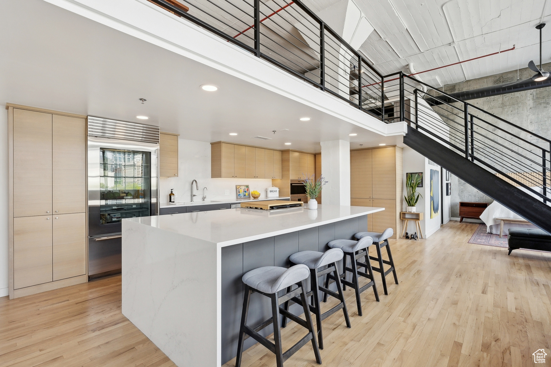 BROADWAY LOFTS - Residential