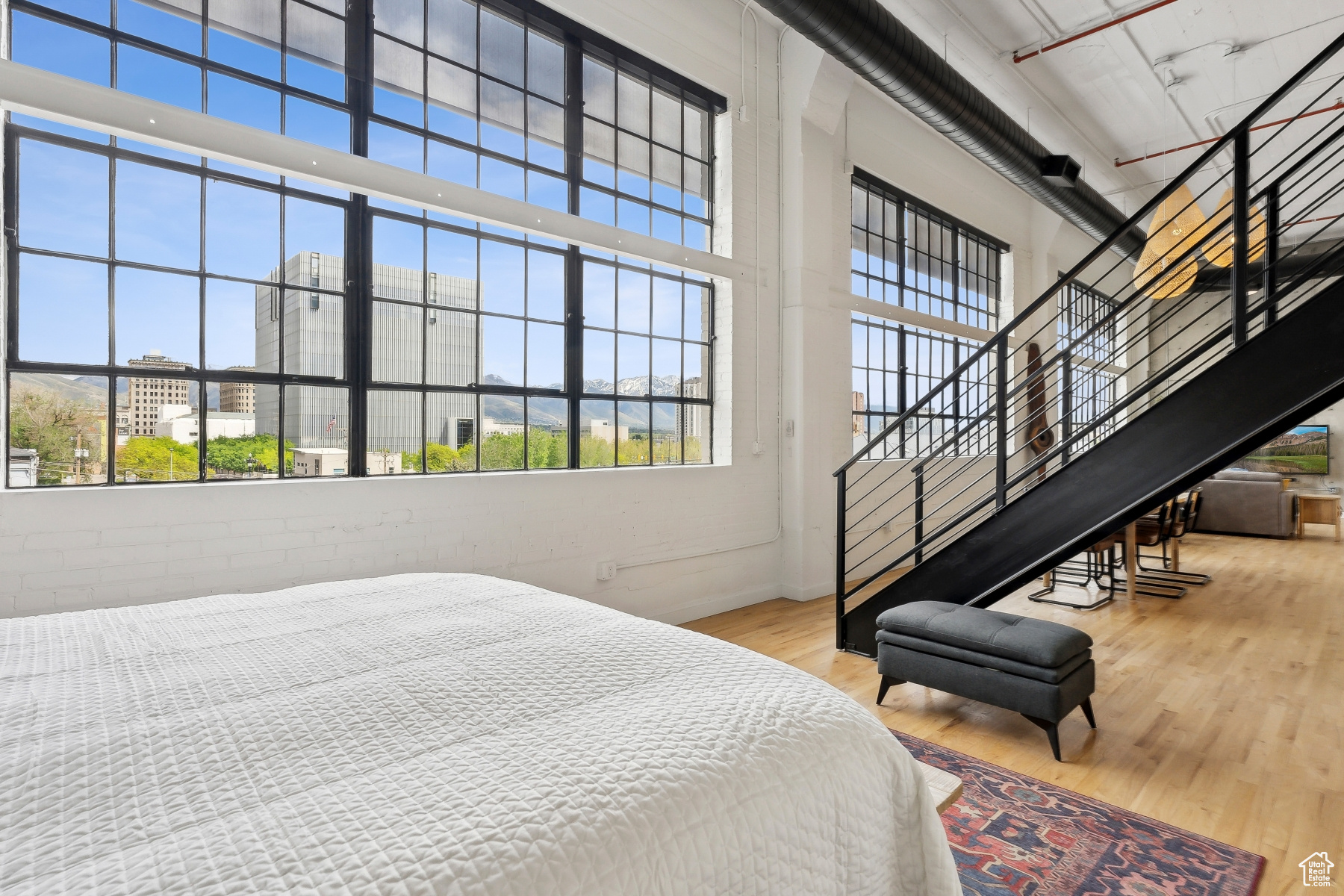 BROADWAY LOFTS - Residential