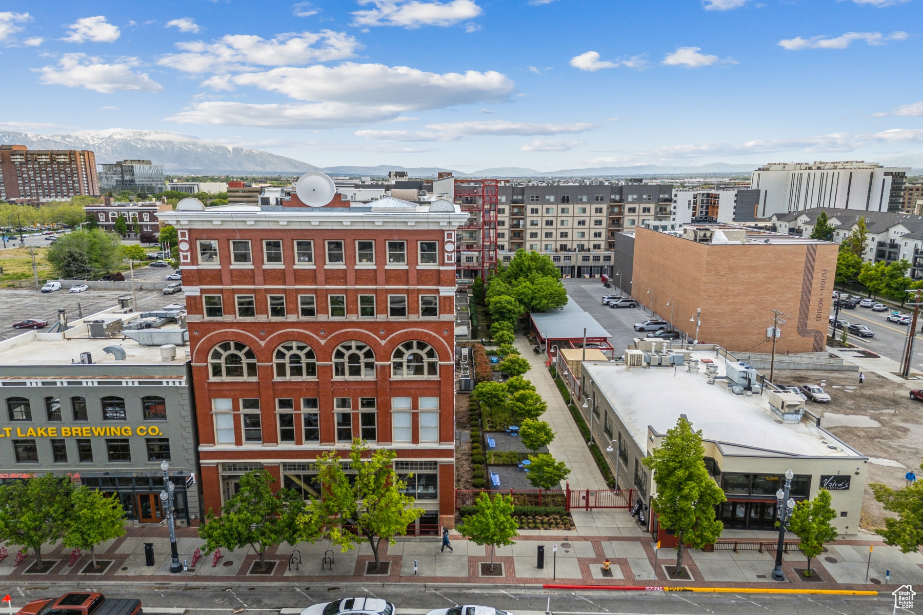 BROADWAY LOFTS - Residential