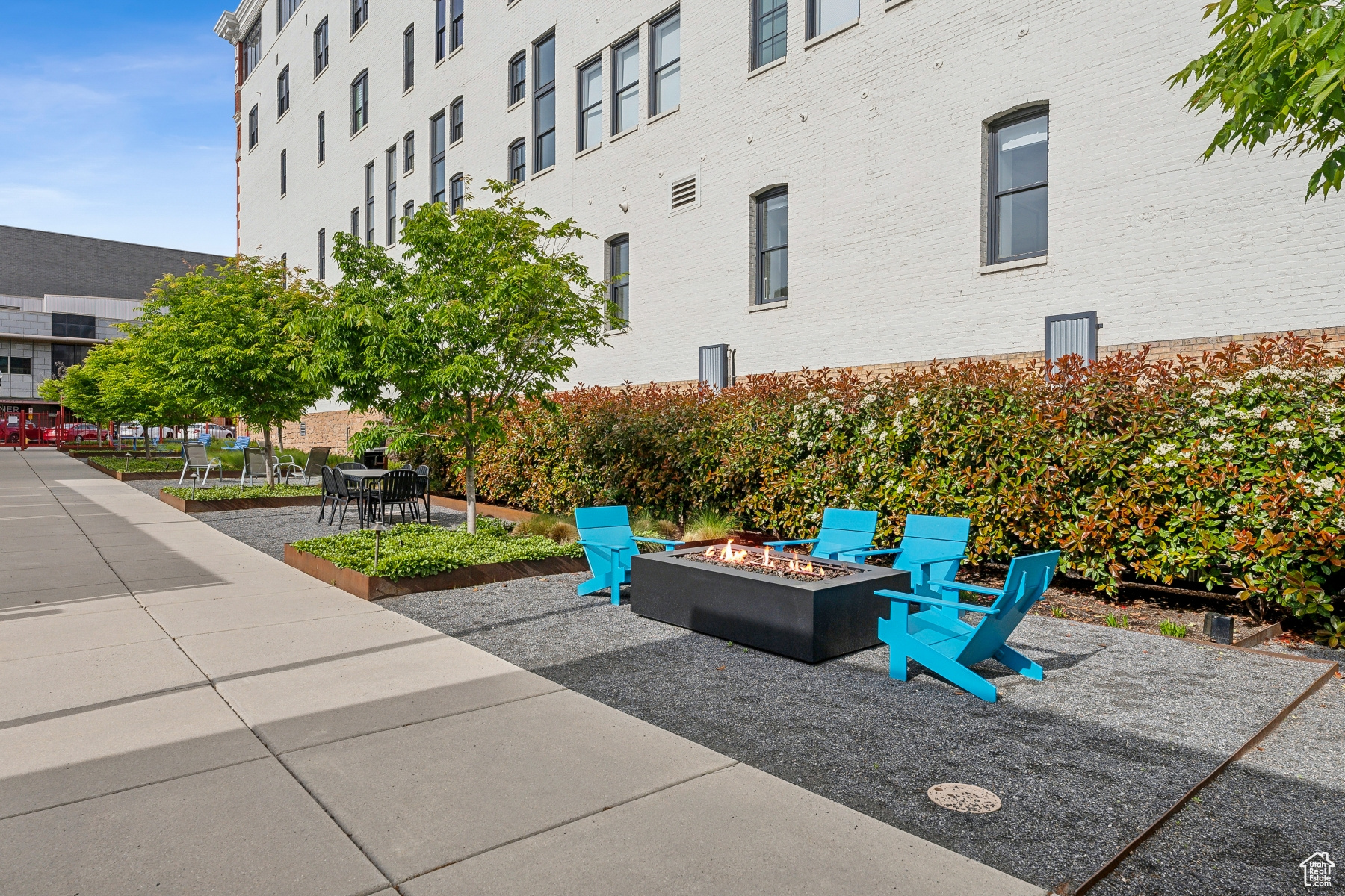 BROADWAY LOFTS - Residential