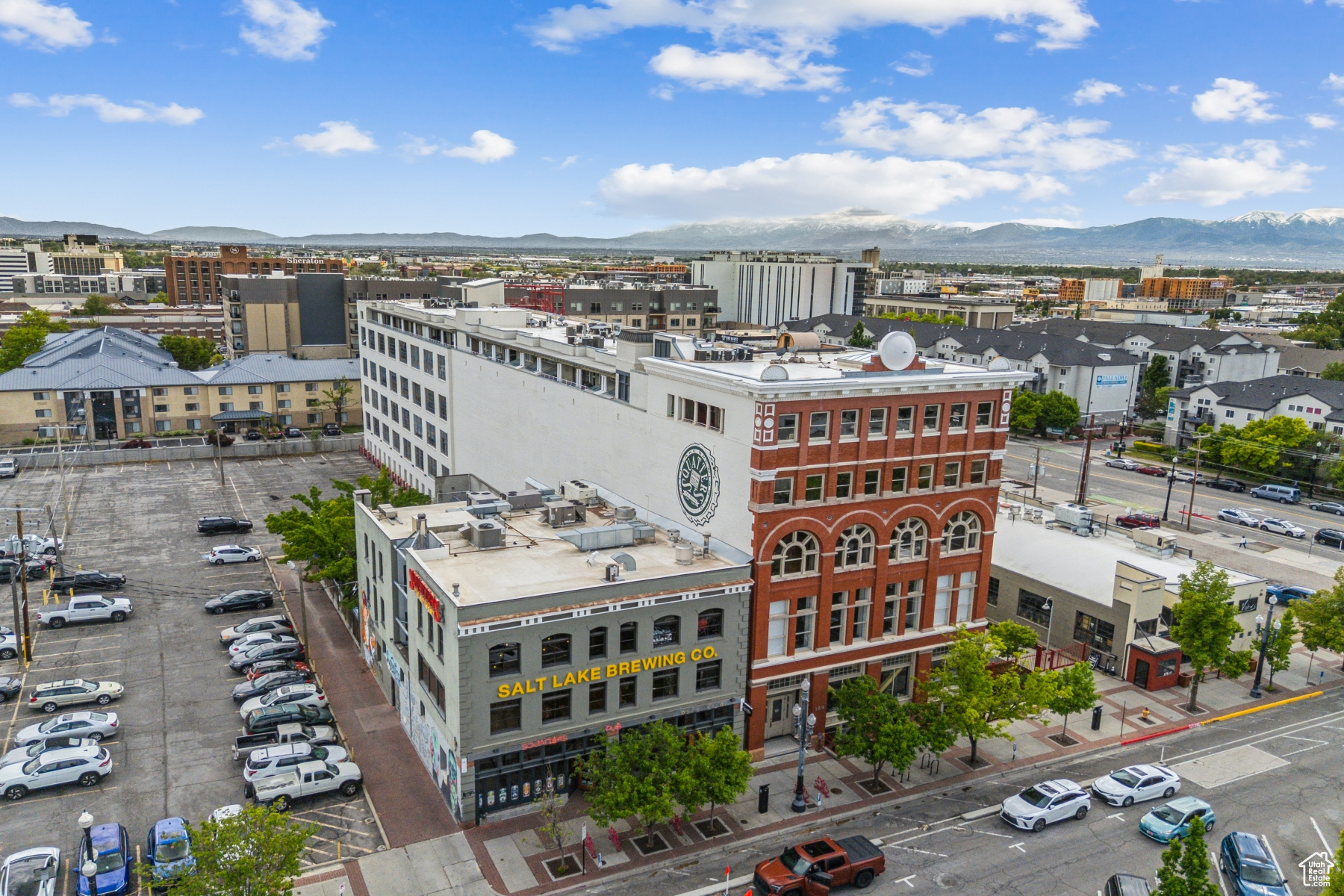 BROADWAY LOFTS - Residential