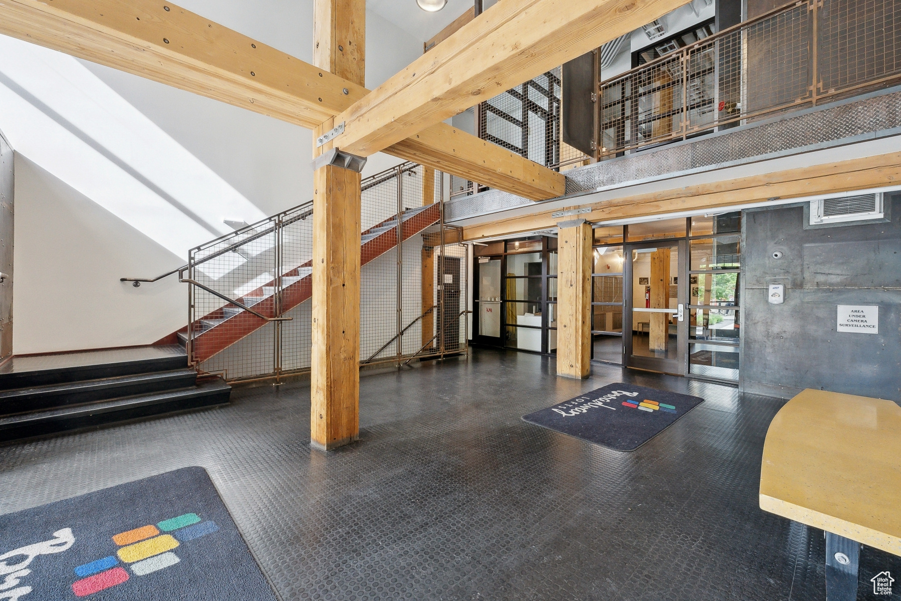 BROADWAY LOFTS - Residential