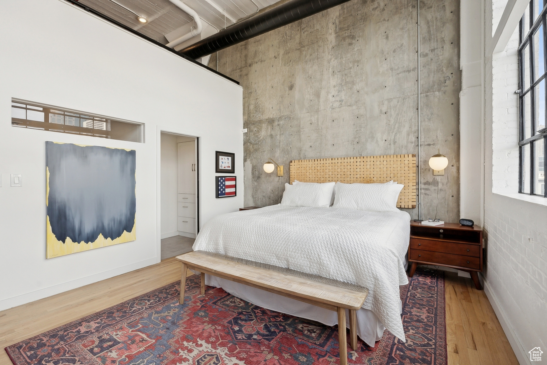 BROADWAY LOFTS - Residential