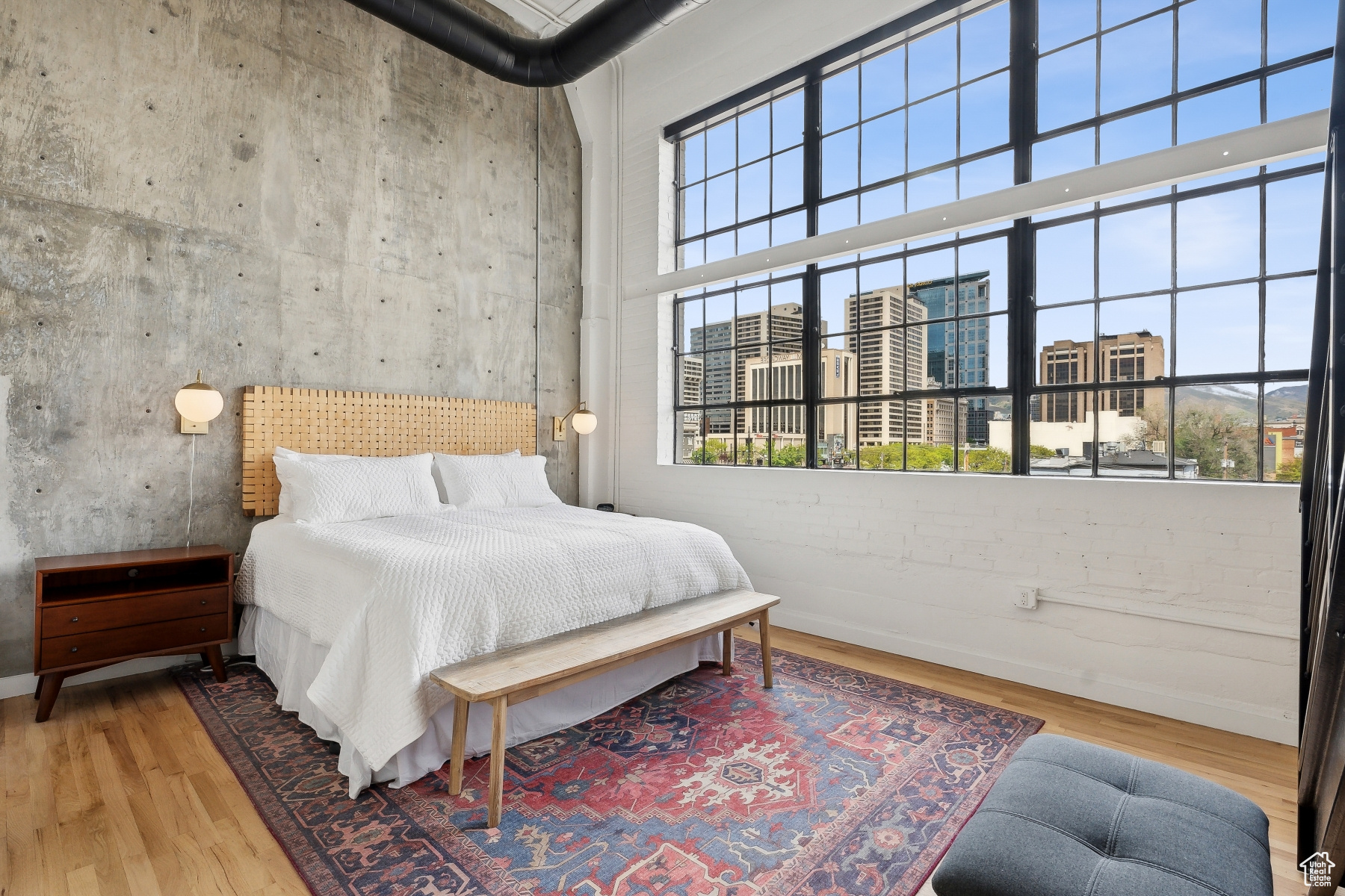 BROADWAY LOFTS - Residential